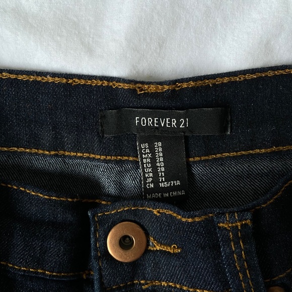 Forever21 high rise denim shorts - Picture 3 of 4